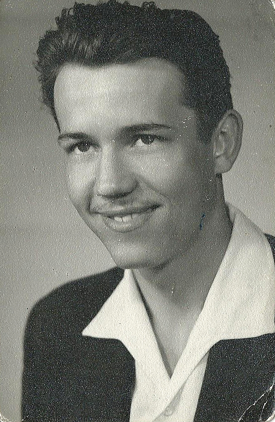 � meg a m�sik kedvenc unokatestv�rem, a Pityu. �sszesen kett� volt. Fura m�don a csal�dban szinte csak fi�k voltak. Most meg erre fel� szinte csak l�nyok, hogy meg legyen az egyens�ly!