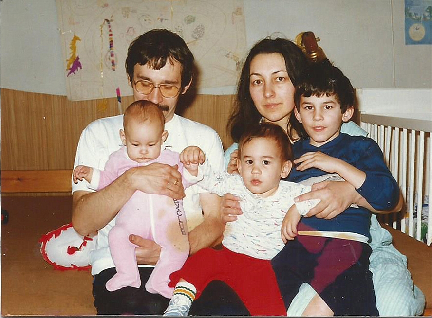 Na �s a Miki�k TB-n. H���t a kis Szilvi is egy igazi t�nd�r! A Marci mindent sz�tszerelt, az Isti meg k�s�bb sz�pen zongizott.